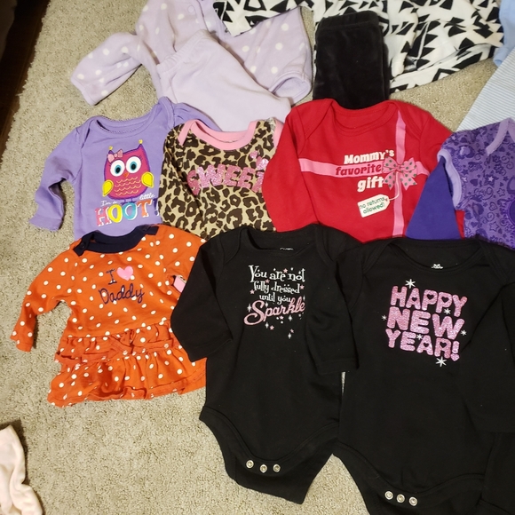 Girls 0-3 Month Lot - Picture 3 of 7